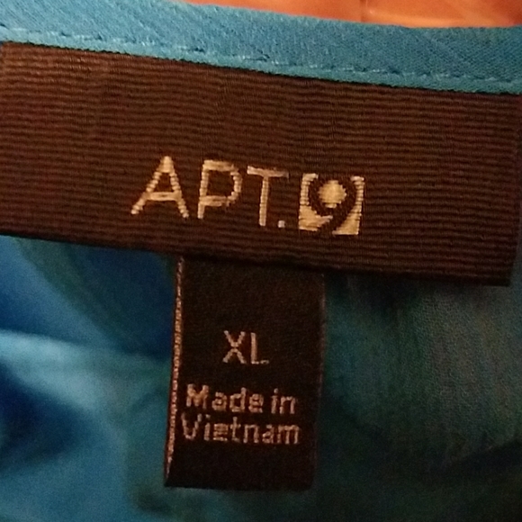 Top - Picture 2 of 4